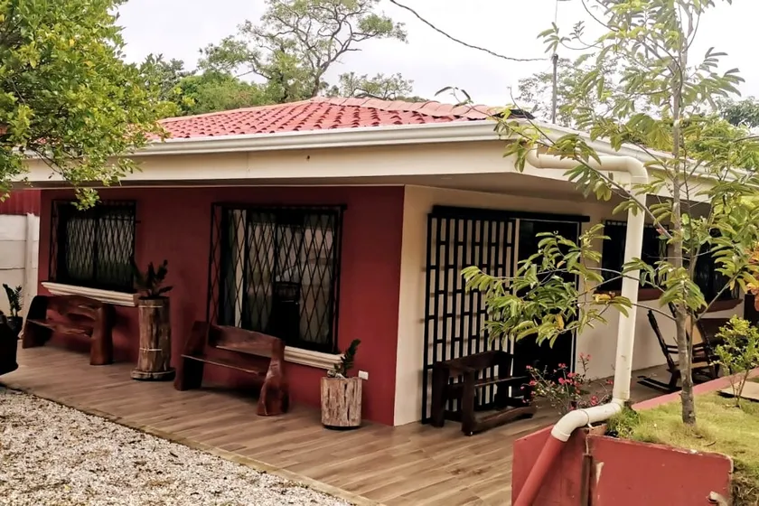 Family beach house - Image 1