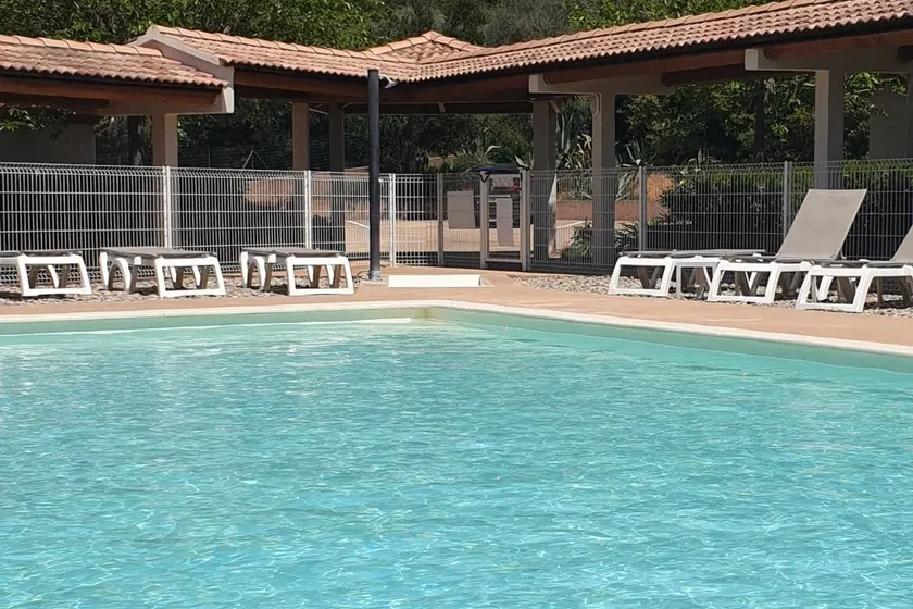 3 bedroom apartment with swimming pool 3km from St Florent - Image 1