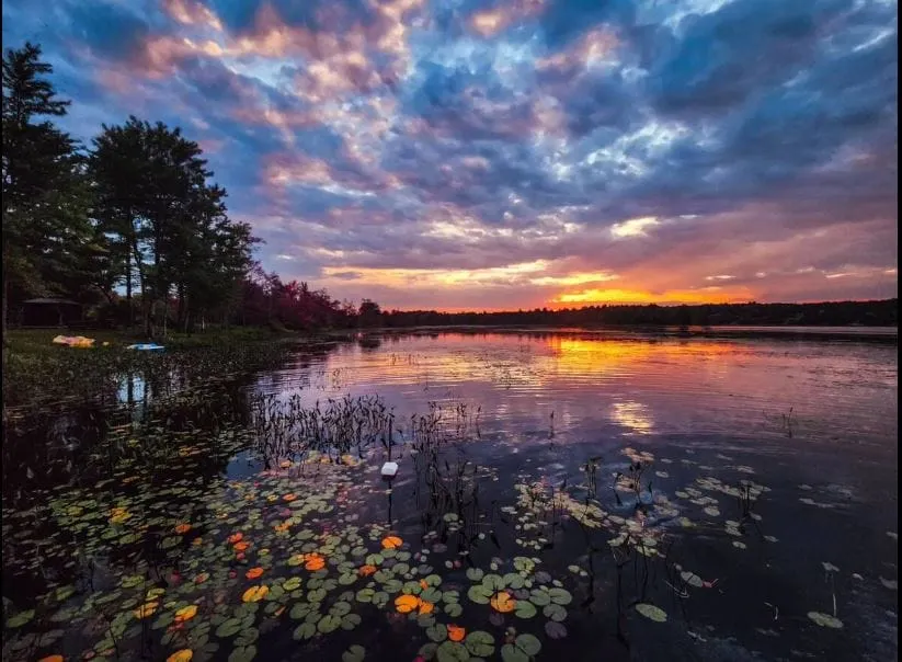 Lake Front Rustic Haven - Image 1