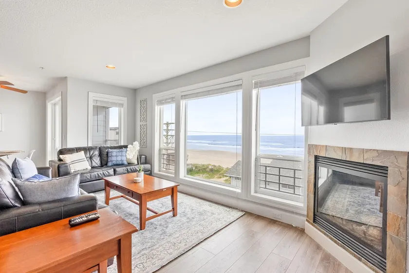 Panoramic Oceanview Penthouse Steps to the Beach - Image 1
