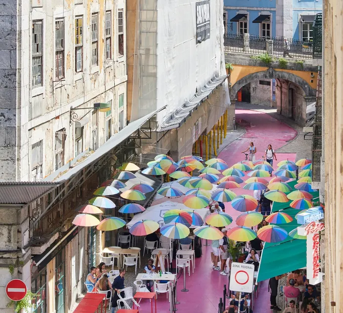 Sunny Pink Street Historical Apt, By TimeCooler - Image 1