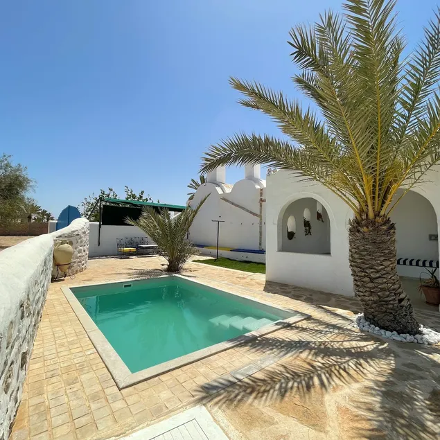 Authentic villa with pool & cheerful outdoors - Image 1