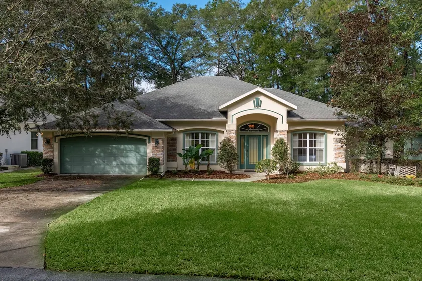 4 BR House w/ heat-pump pool! - Image 1