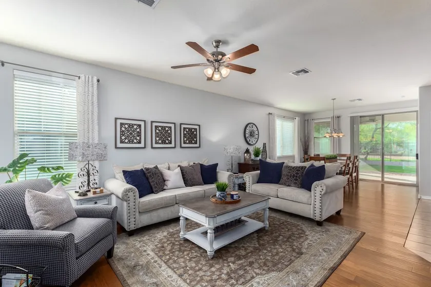 IDEAL LOCATION Siding a Park and Near Community Pools & Golf Course! - Image 1