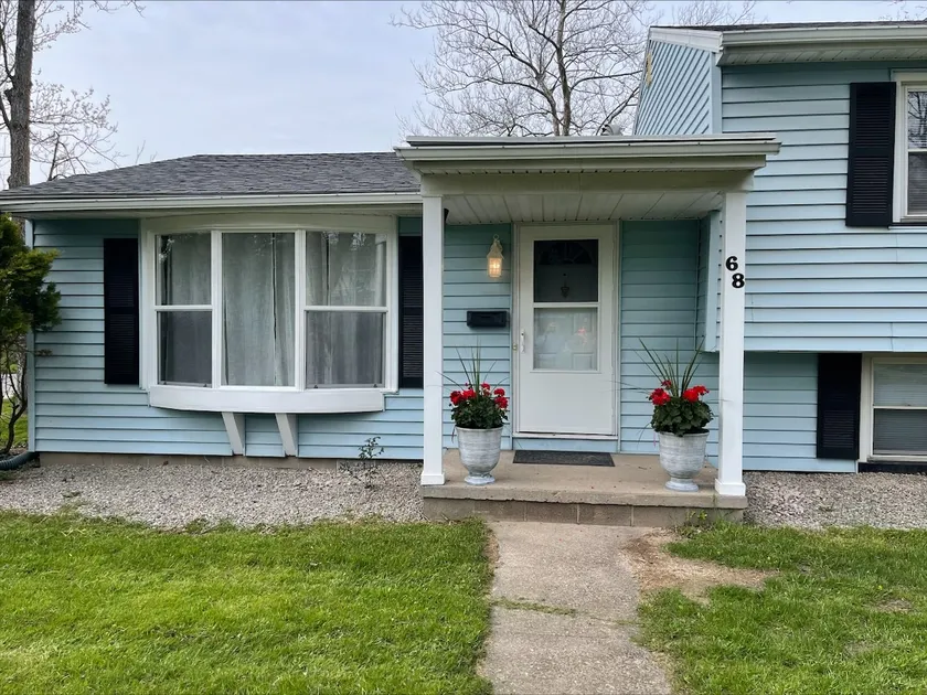 Executive House near UofR for Med prof,families - Image 1