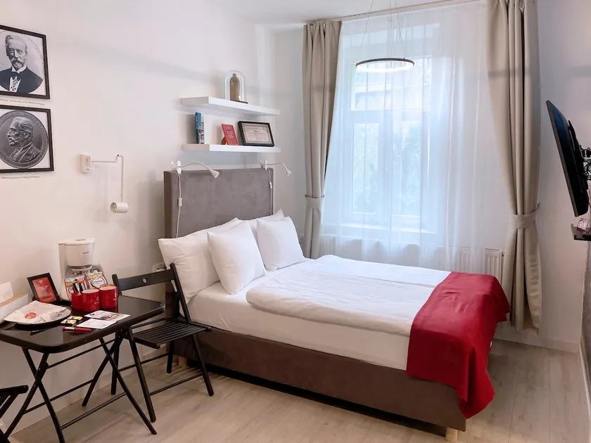 Standard Studio in City Center - Image 1