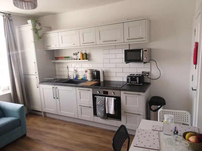 Stunning super central Exeter apartment just 100m from the cathedral - Image 1