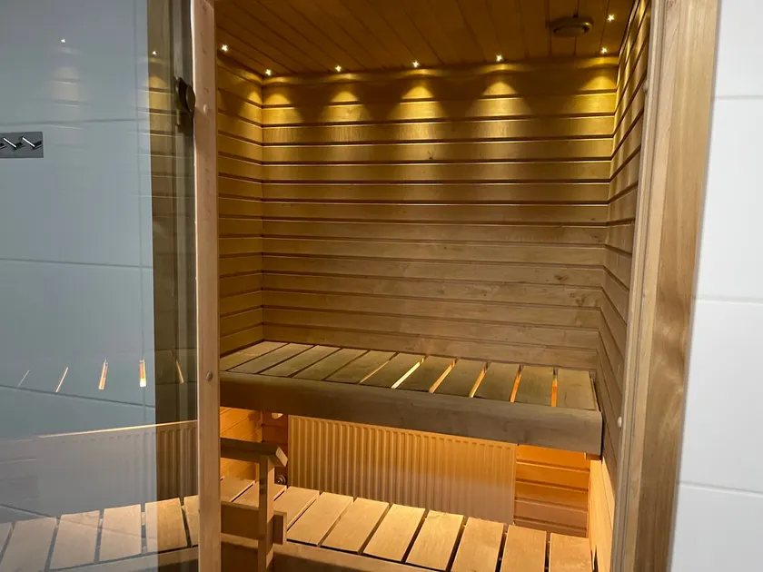 Spacious two-room apartment, with sauna and electric car charging. - Image 1