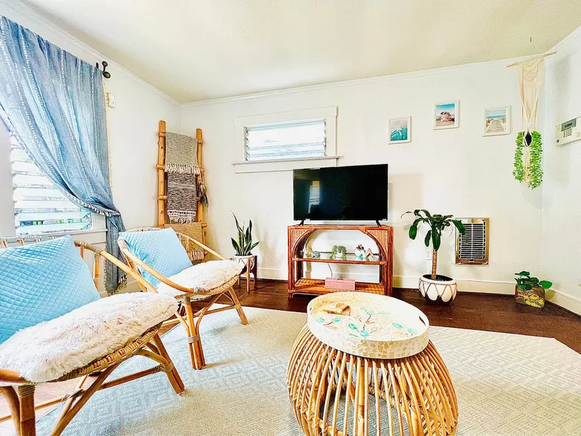 .:The Beach Hive:. Downtown Encinitas - Image 1