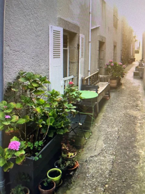 Fisherman's house in picturesque harbor alley - Image 1