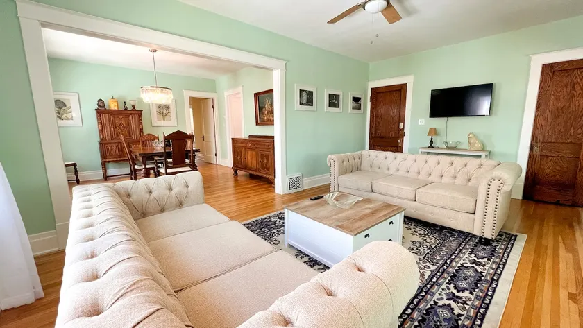 The Antique Reno - Image 1