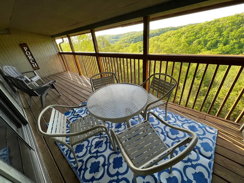 New! Treetop Retreat: 1 Mile from Silver Dollar City - Image 1