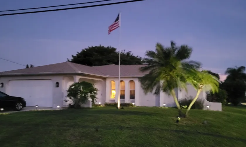 Newly renovated 3 bed, 2 bath highspeed internet - Image 1