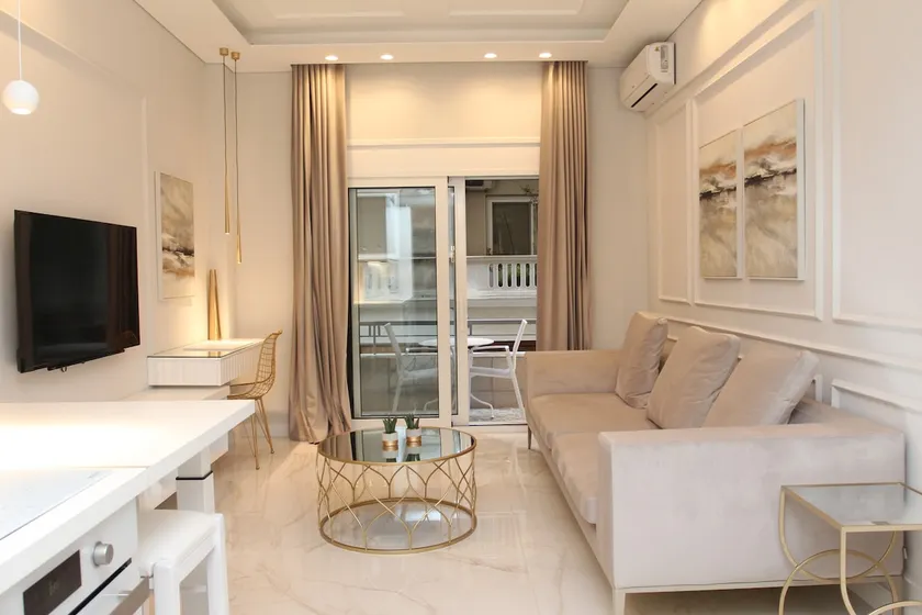 Adri & Marg luxury living - Image 1