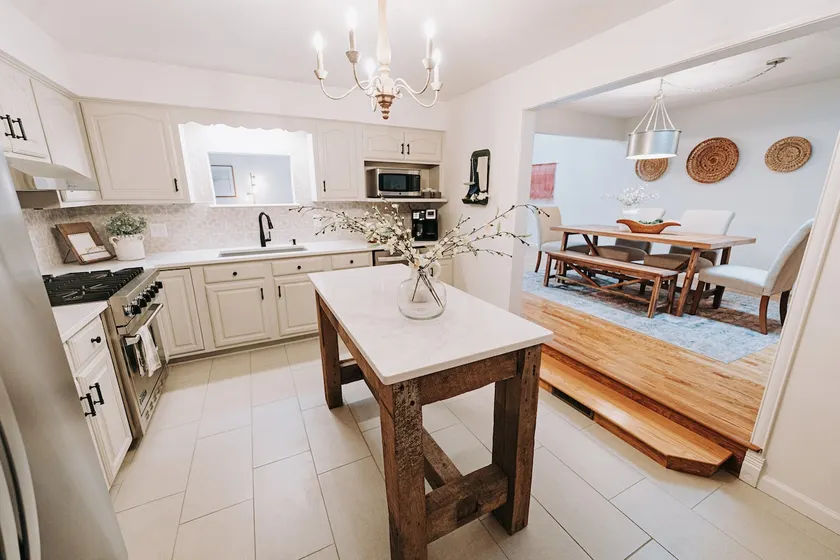 Charming 3 Bedroom Ranch by downtown Peoria & OSF! - Image 1