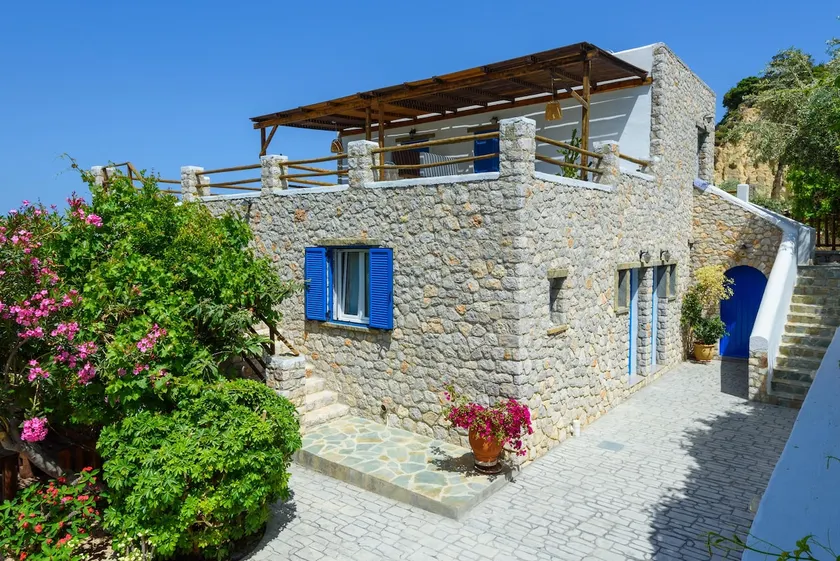 Agnanti Beach Apartments - Image 1