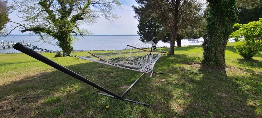 Waterfront Relaxing Getaway - Image 1