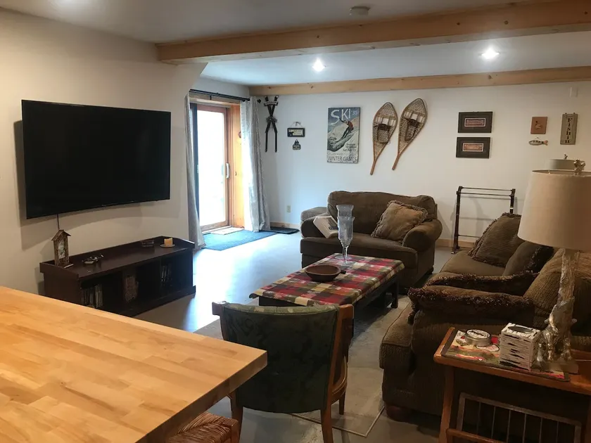 Cozy 2 bedrooms apartment with private entrance - Image 1