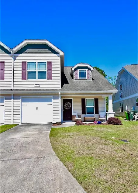 2 Bedroom Townhome, with Fireplace and Patio - Image 1