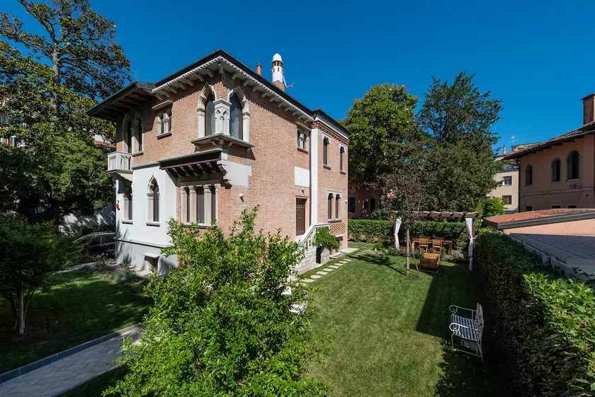 Villa Gallo 1915, luxurious villa with garden and SPA - Image 1