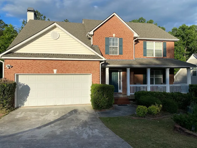 Private 2 bedroom basement apt w/ separate entry - Image 1