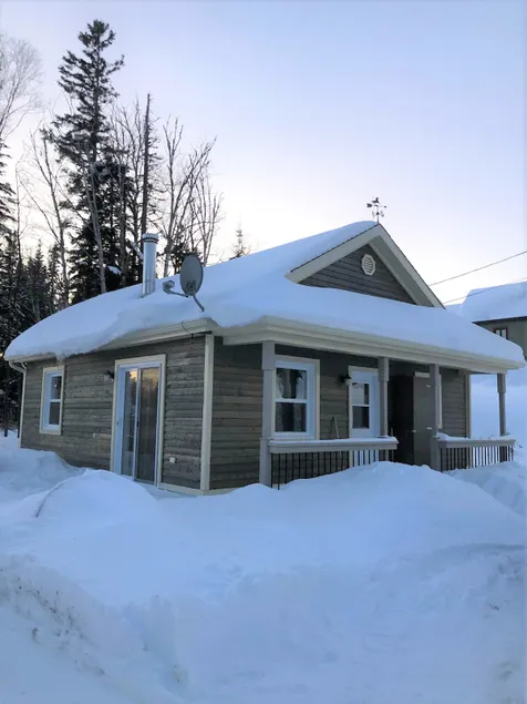 The Chal'heureux, ski & spa, ski-in/out. - Image 1