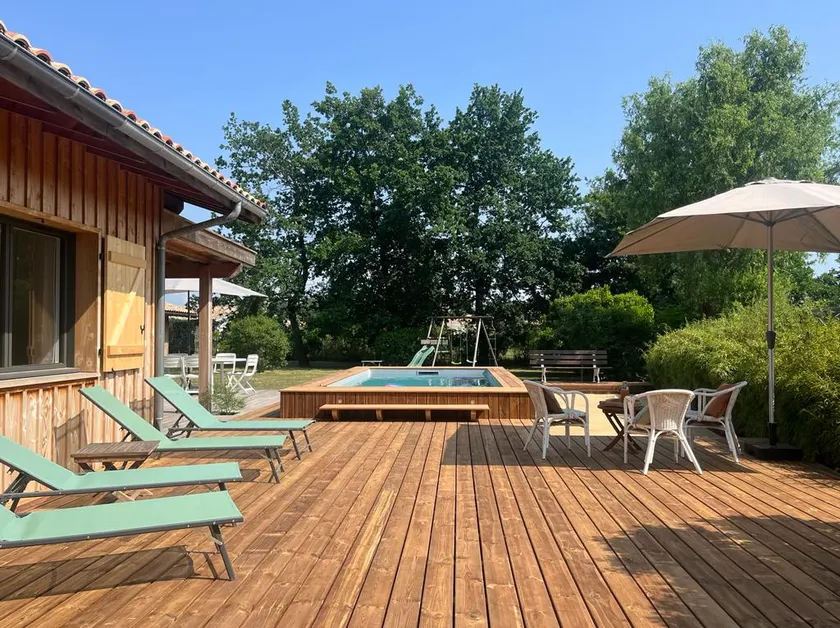 Nice wooden house with heated pool - Image 1