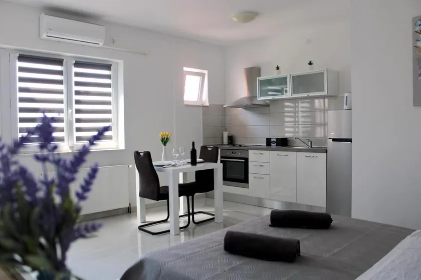 Lovely studio apartment TONI - Image 1