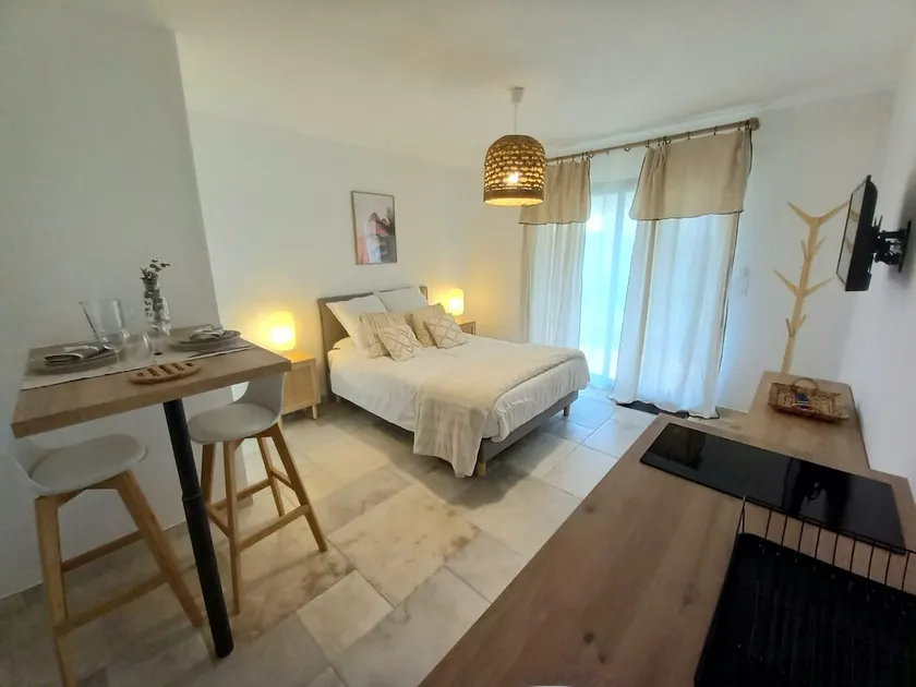 Cozy studio 5 min from the river & greenway - Image 1