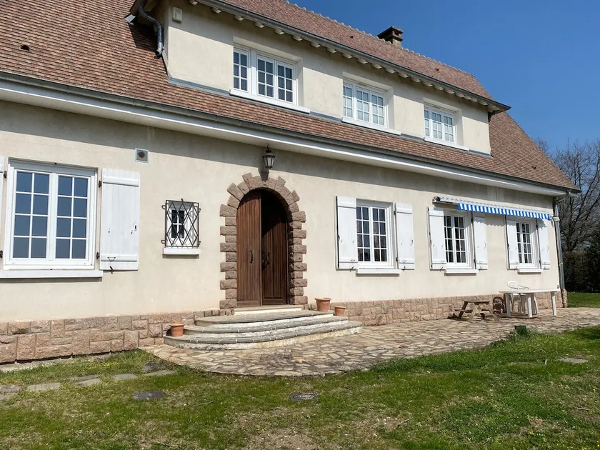 Beautiful prestigious villa with pool - Image 1