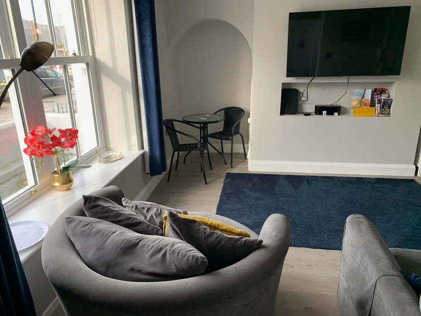 Seaview Aurora House - Central Luxury Apartment - Image 1