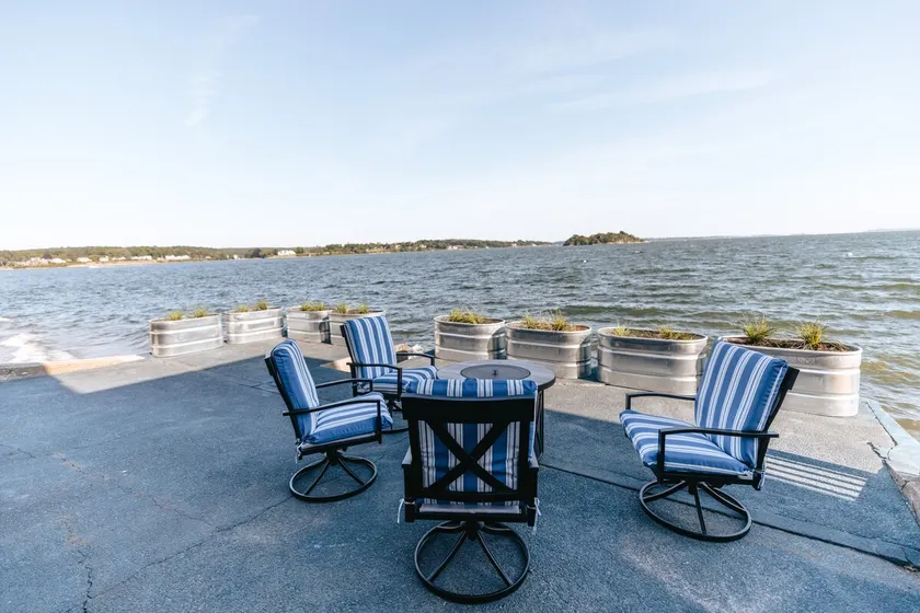 STAY on the Water at Sails Up Sea Cottage - Image 1