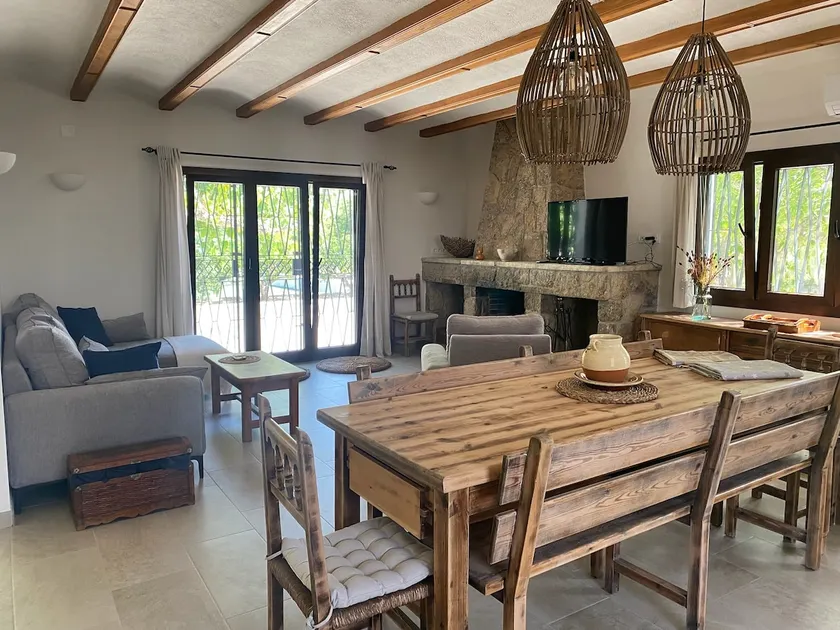 Magnificent villa with pool, sleeps 10 people - Image 1