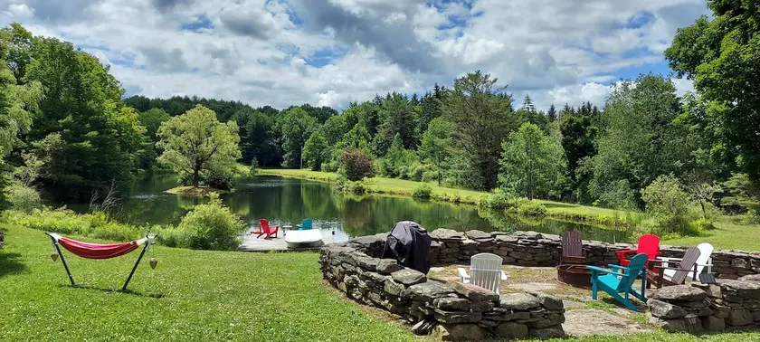 The Stewart Manor, Catskills, private oasis with private lake, boat, & 11 acres - Image 1