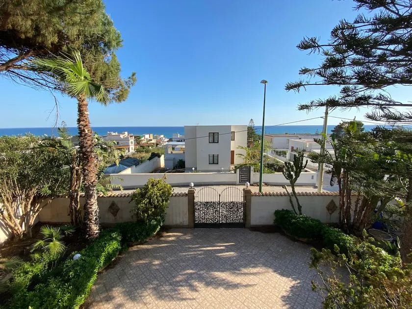 Ferienhaus mit Terrasse, Garten und privatem Pool | Meerblick - Image 1