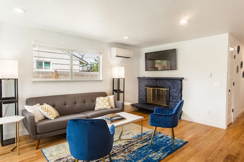 4BR Game Room | King Bed | Family Friendly Tacoma - Image 1