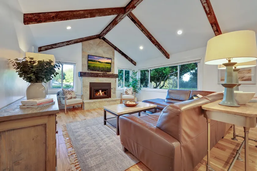 Breathtaking Sonoma Country Vineyard Getaway - Image 1