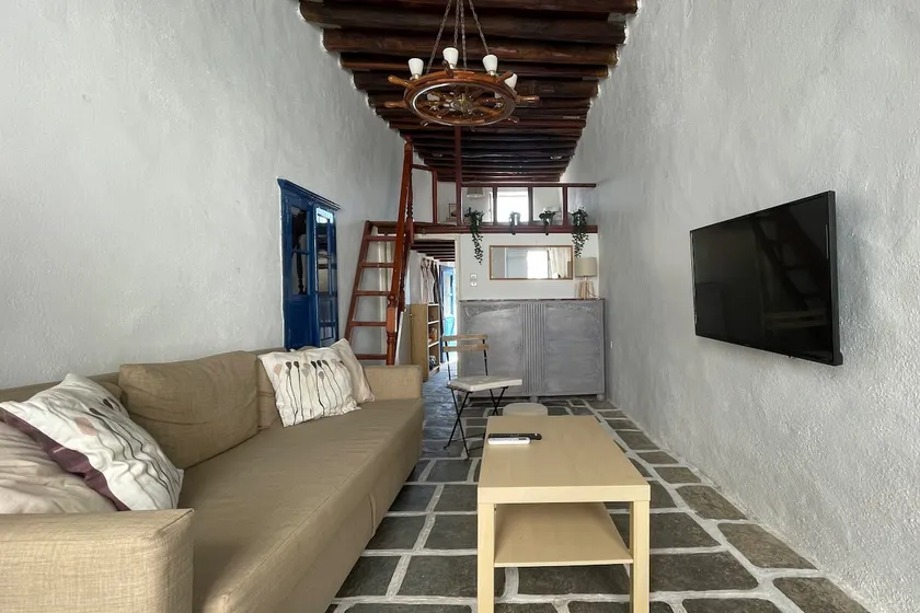 Nicholas' Kastro House - Image 1