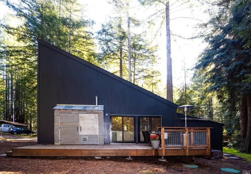 Modern House w. Fast Internet in 1 Acre Land - Image 1