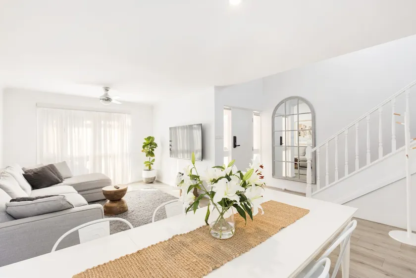Modern and convenient home with ample amenities - Image 1