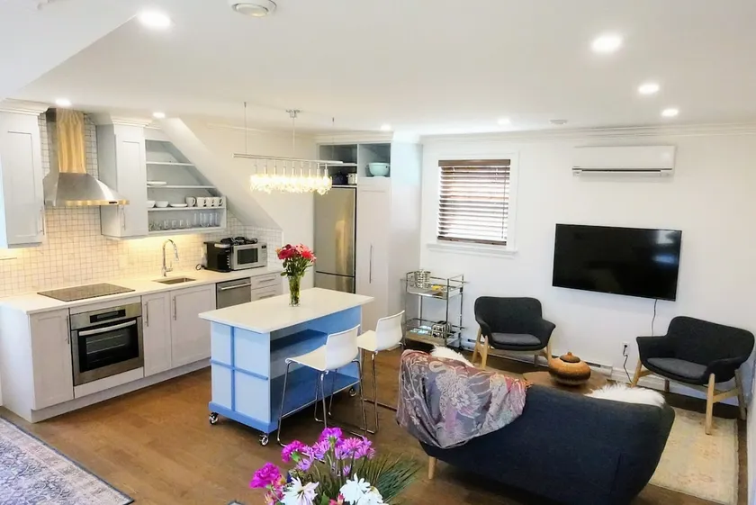 Stylish & modern 1 bed apt. Great location. - Image 1