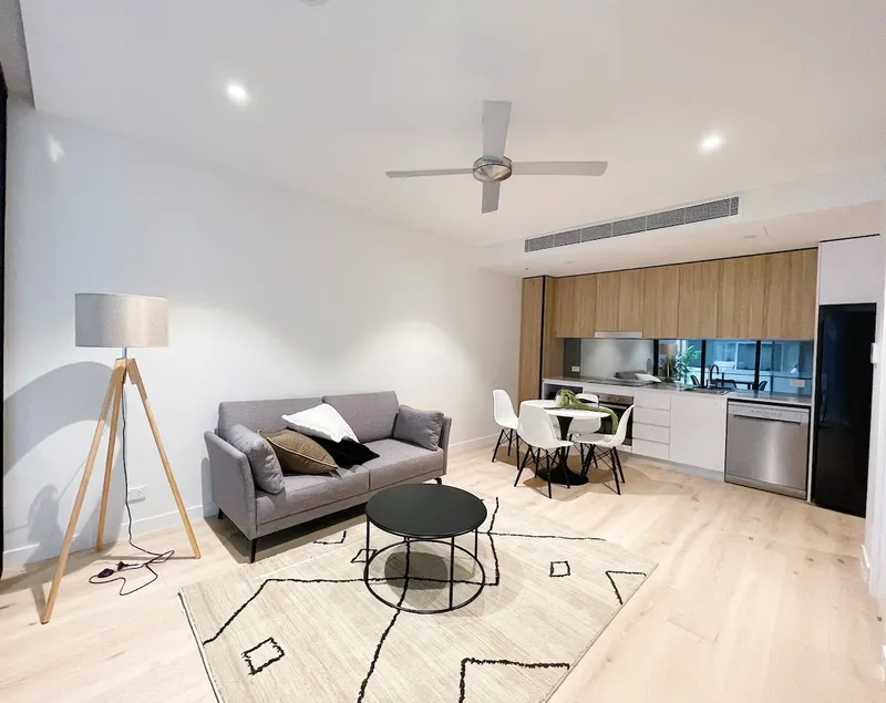 Apartment next to Westfield Chermside + Hospital - Image 1