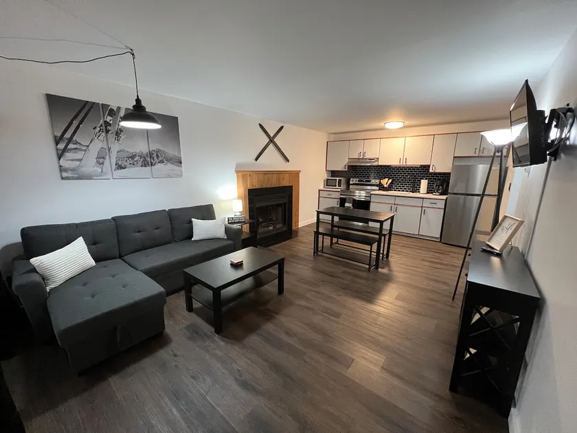 Quiet/cozy, close to slopes apartment - Image 1