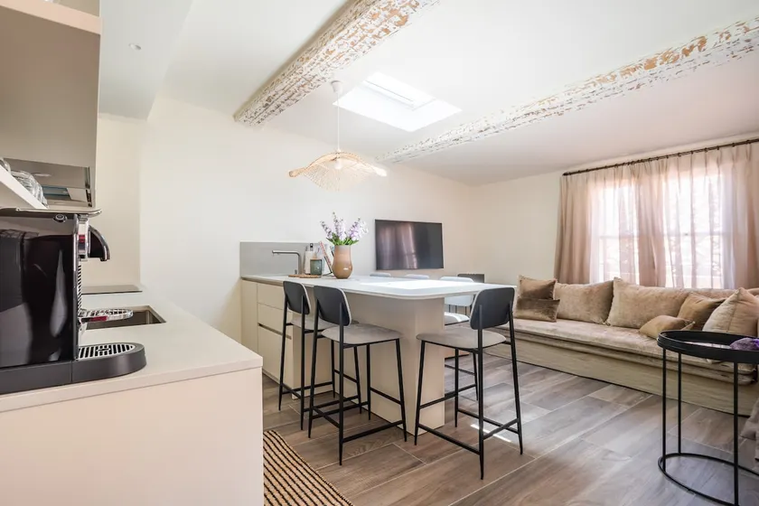Premium Duplex at the heart of Saint-Tropez - Image 1