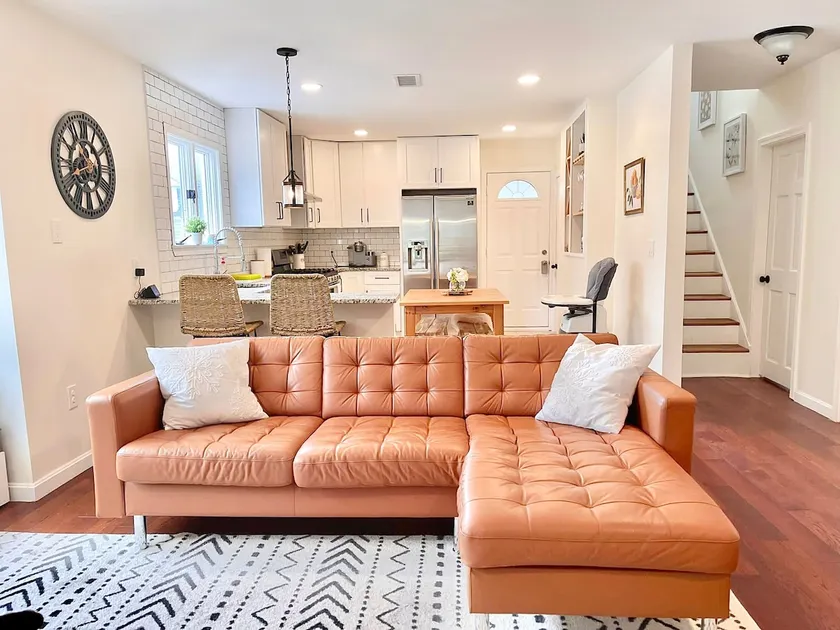 Beautiful 3BR Home by the Water - Family Friendly - Image 1