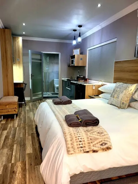 @Richelle's Rooms 2 - Image 1