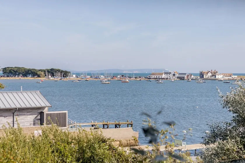 Four Seasons - A Charming Mudeford Home from Home - Image 1