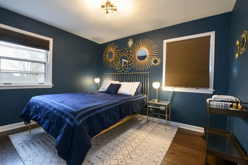 Picture Perfect 3Bed Steps from Train and FLW - Image 1