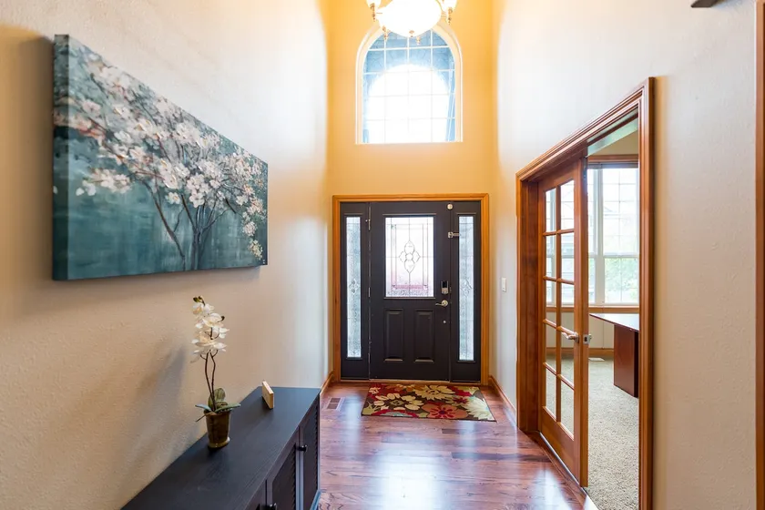 Cheerful Family Friendly Home Near Vancouver Mall - Image 1