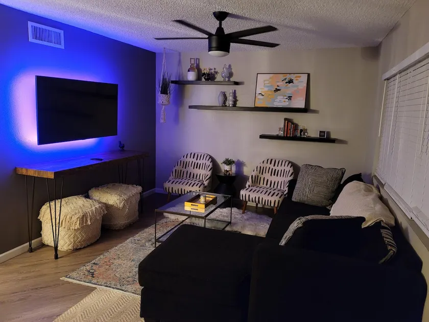Dwell well in this cozy 2-bedroom home. - Image 1